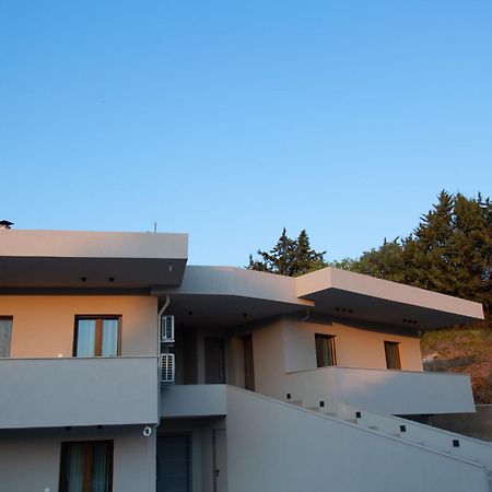 Νεακιτοσ Luxury Apartments ニキティ エクステリア 写真