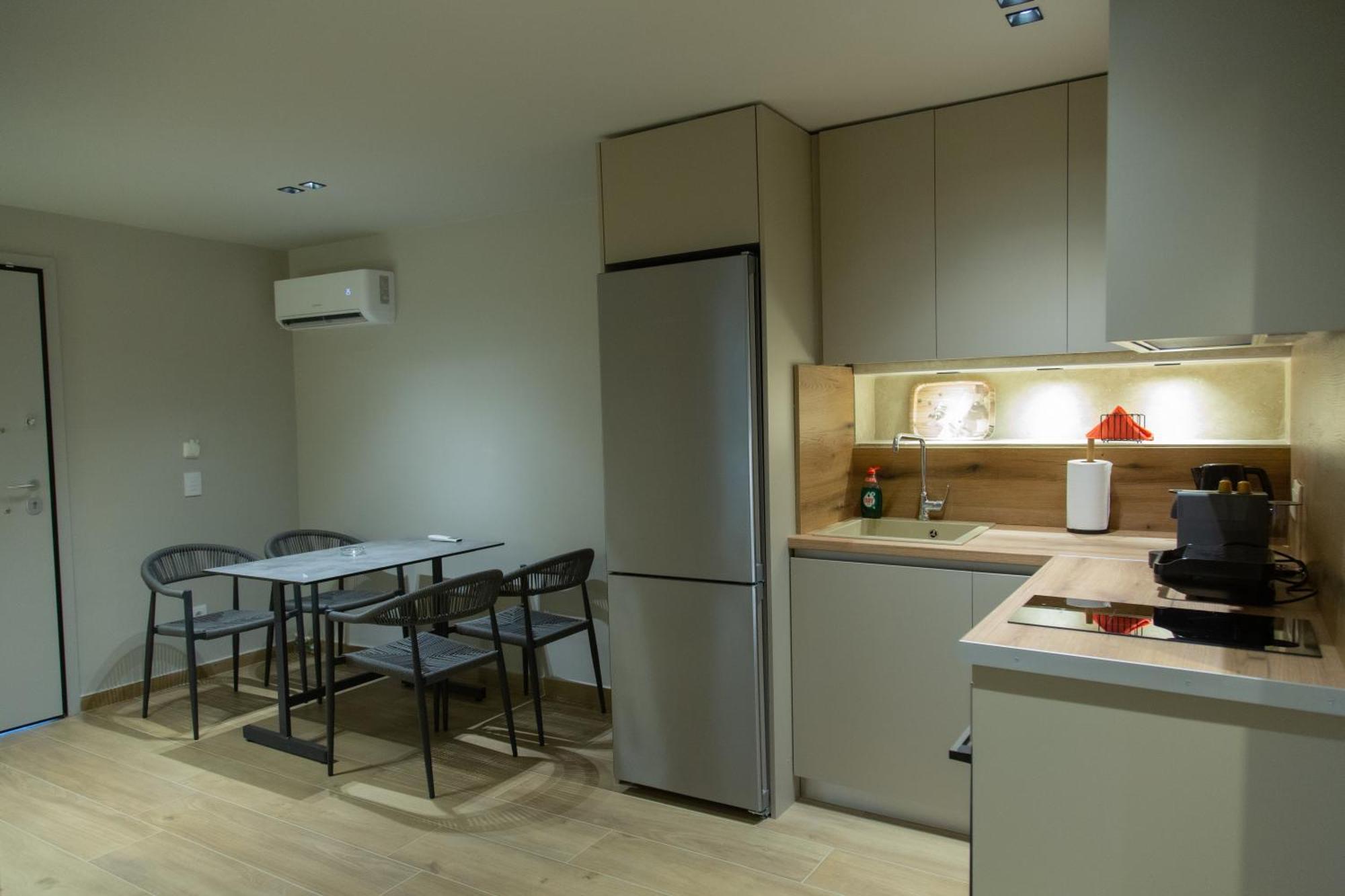Νεακιτοσ Luxury Apartments ニキティ エクステリア 写真