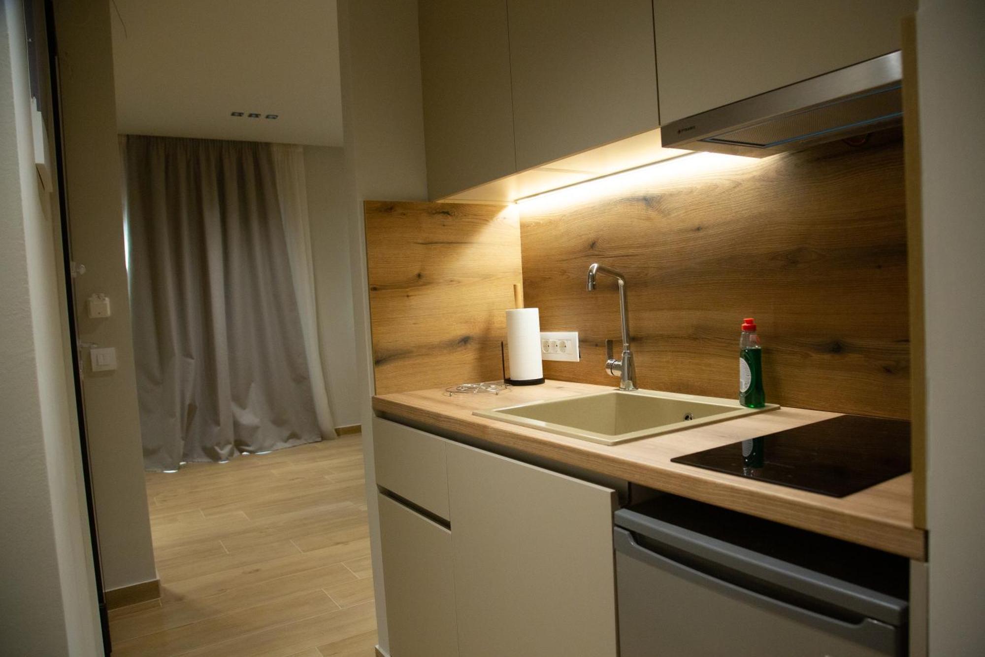 Νεακιτοσ Luxury Apartments ニキティ エクステリア 写真
